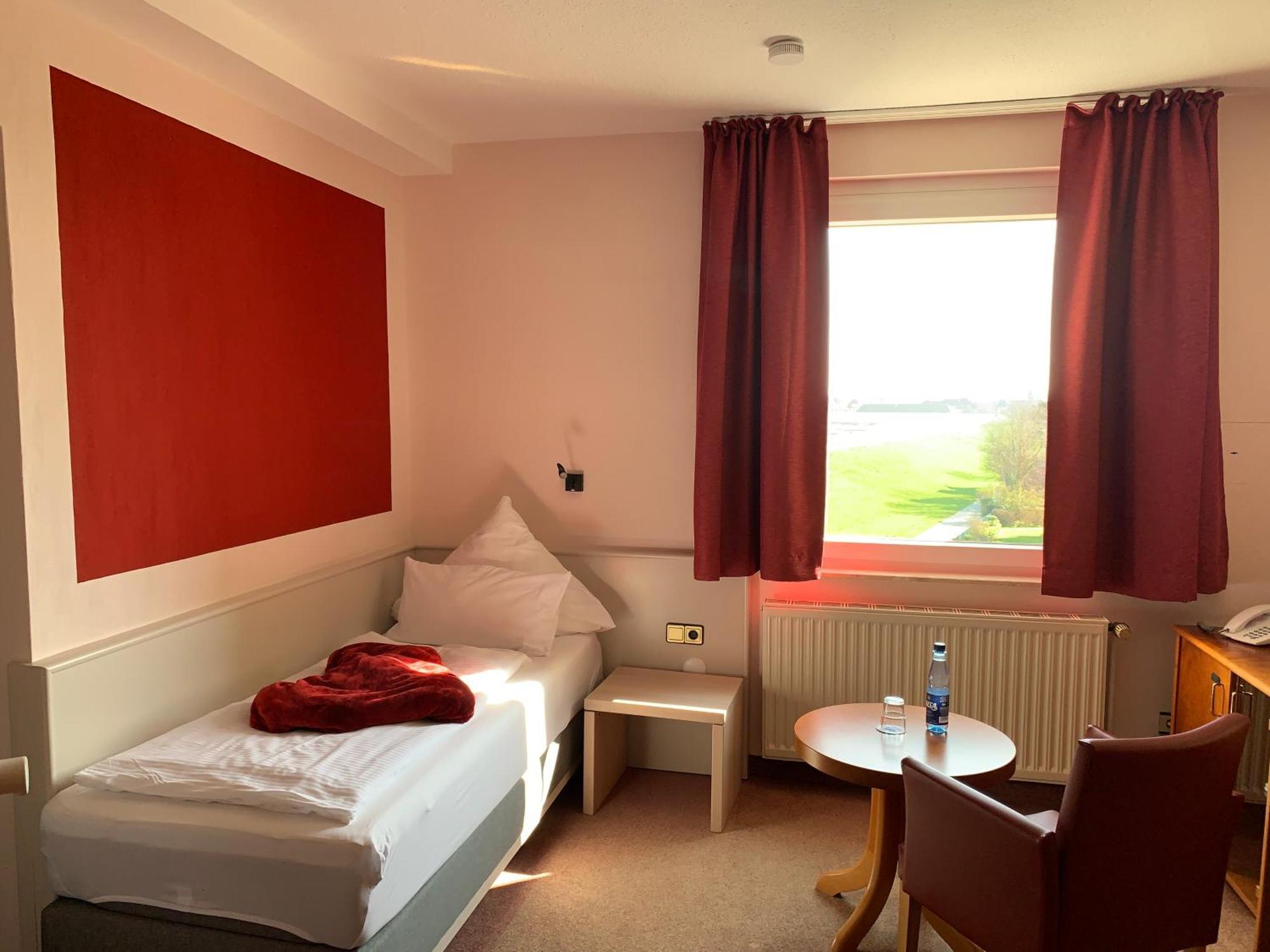 Seehotel Neue Liebe Куксхавен Екстериор снимка
