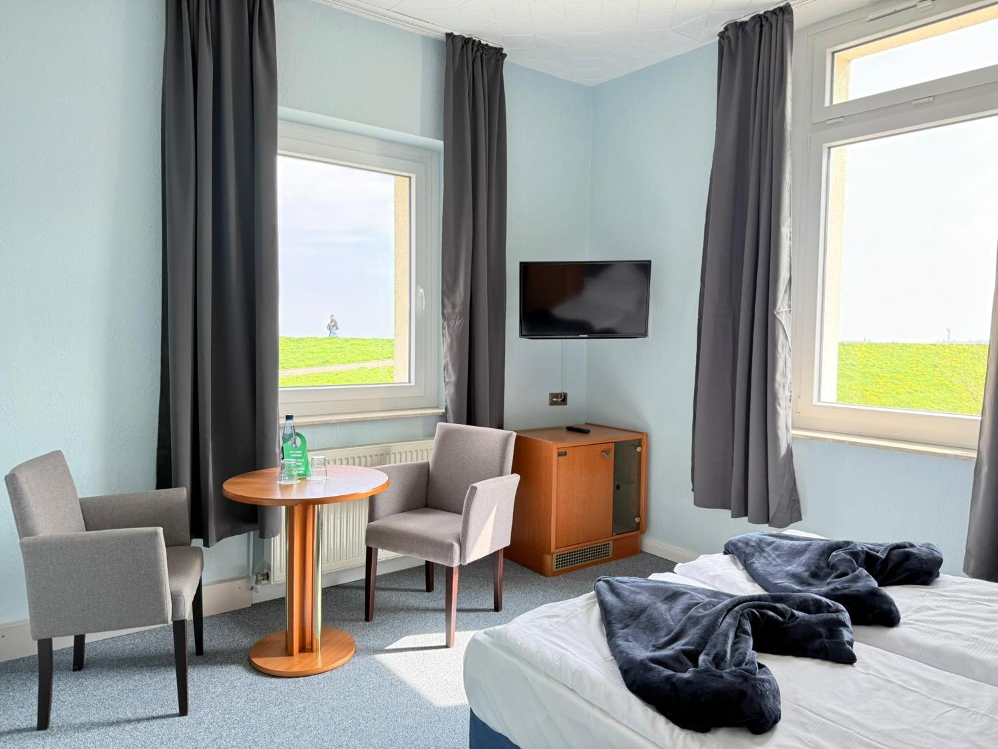 Seehotel Neue Liebe Куксхавен Екстериор снимка
