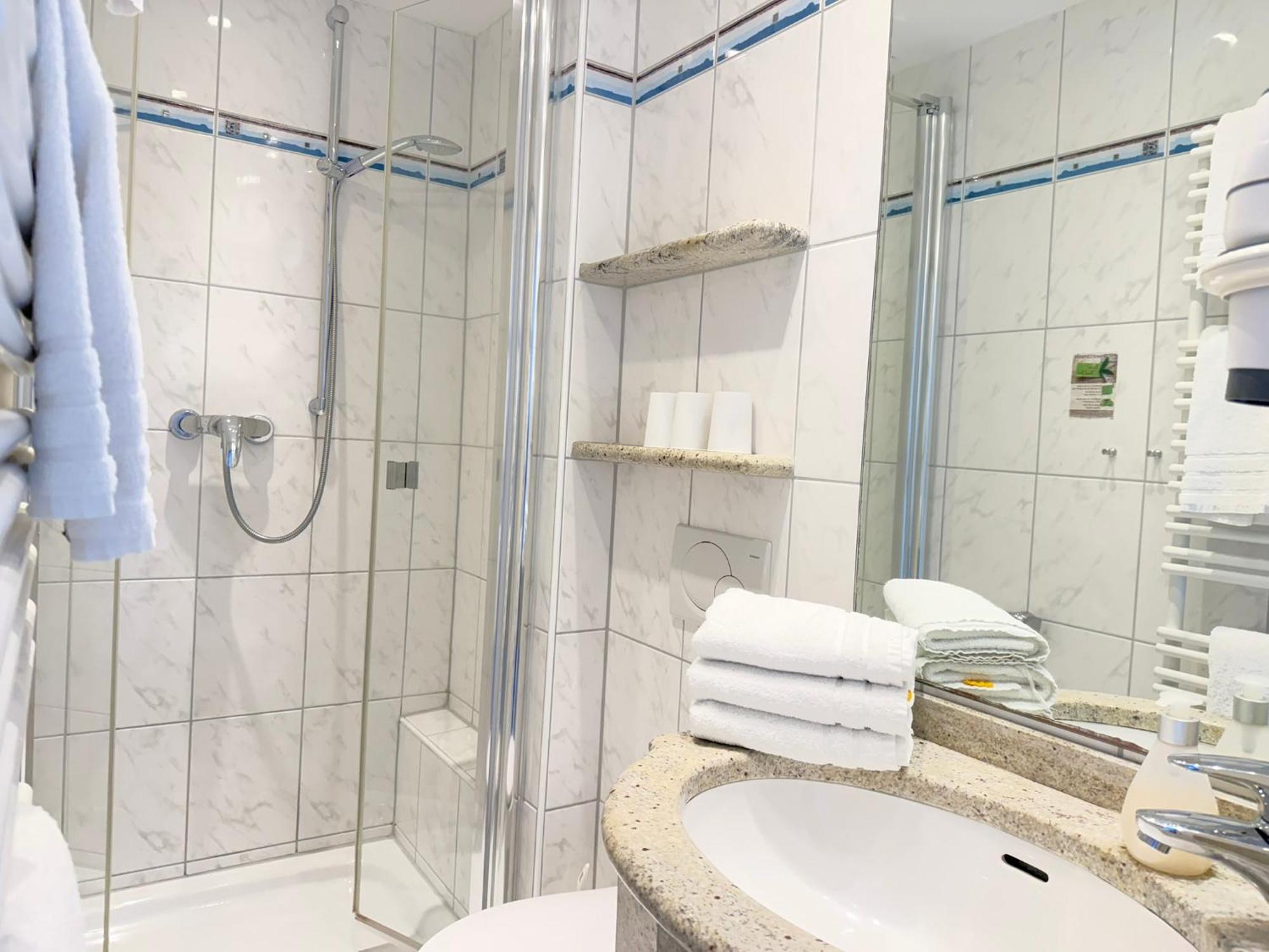 Seehotel Neue Liebe Куксхавен Екстериор снимка