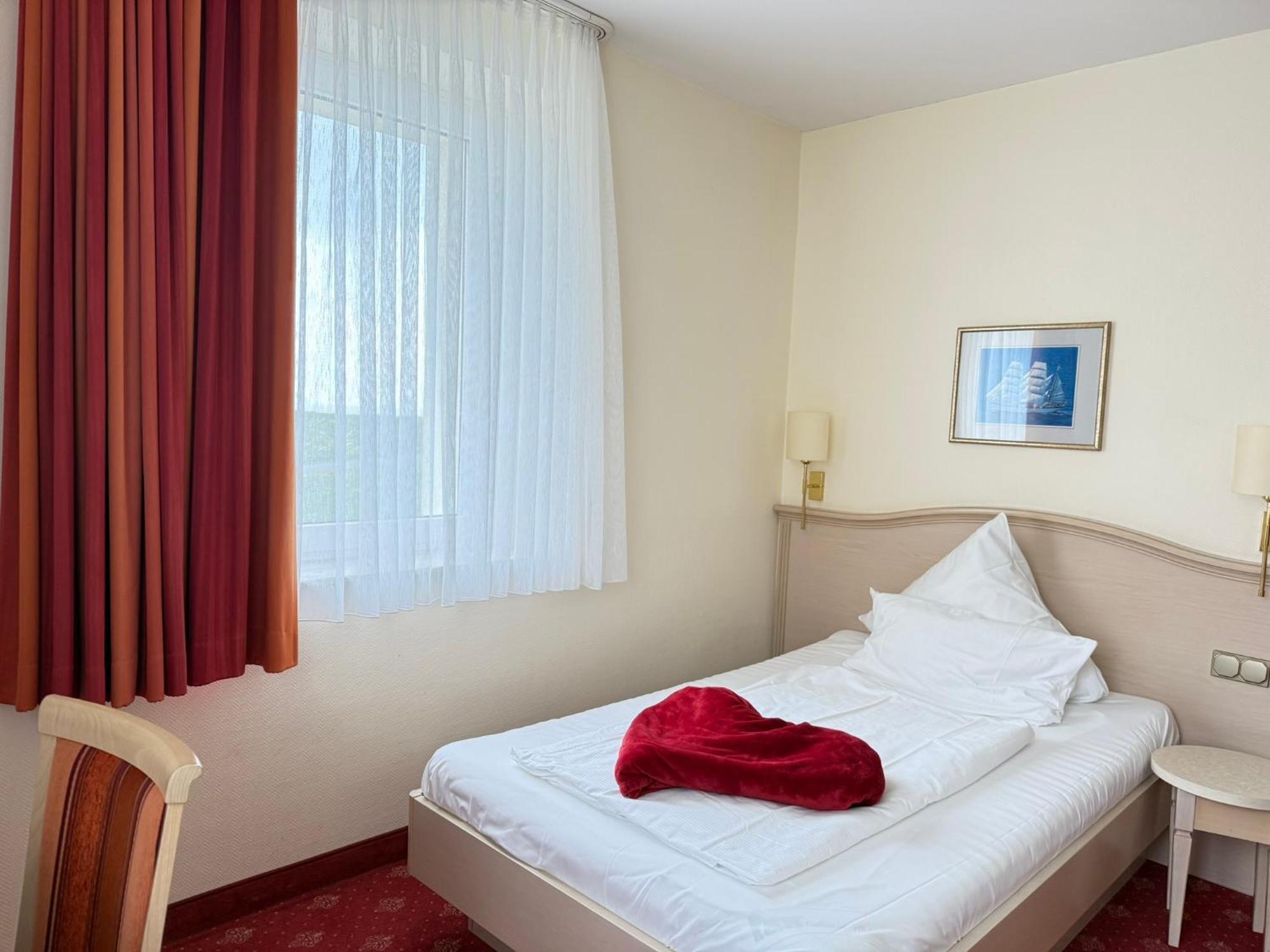 Seehotel Neue Liebe Куксхавен Екстериор снимка