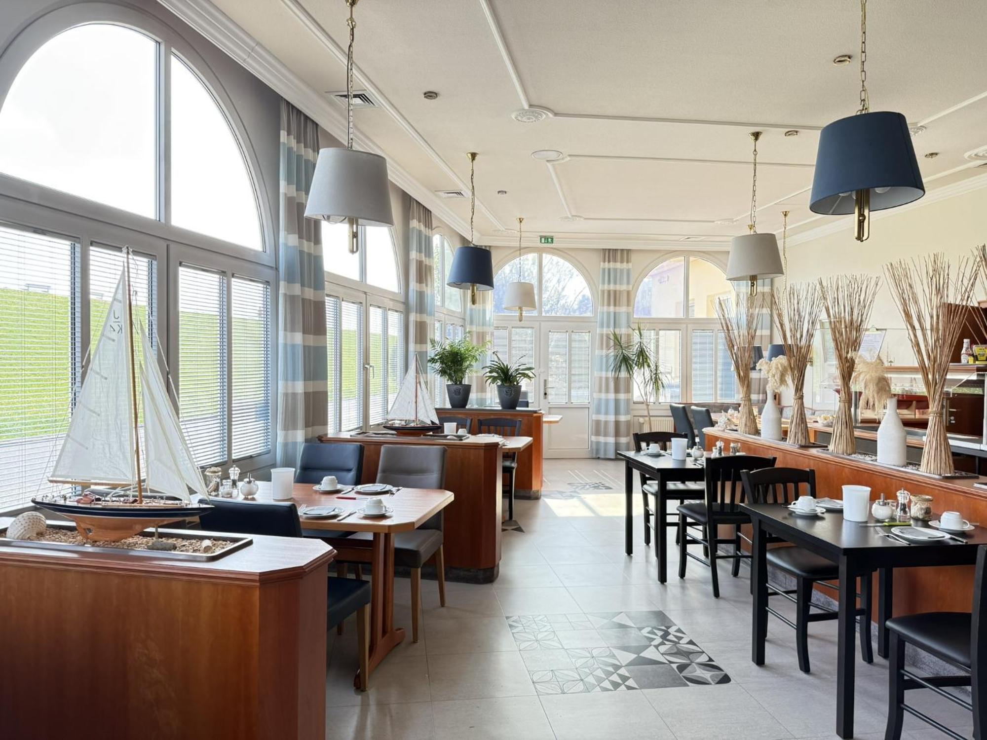 Seehotel Neue Liebe Куксхавен Екстериор снимка