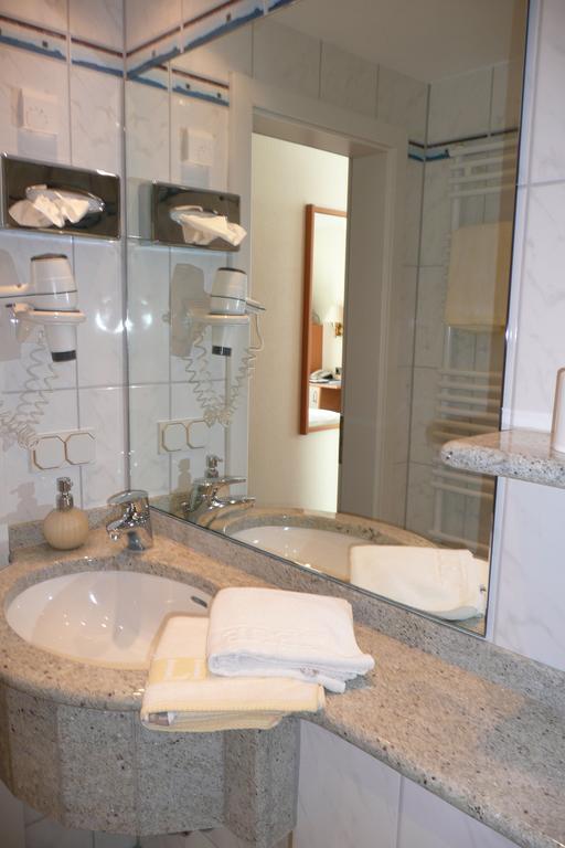 Seehotel Neue Liebe Куксхавен Екстериор снимка